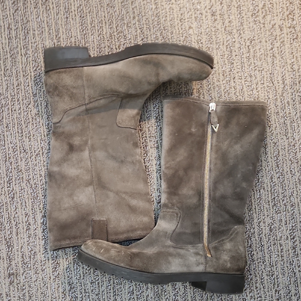 Vionic Mica Boots Size 9.5